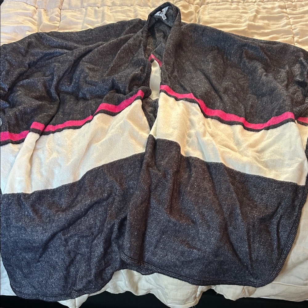 Crown and‎ ivy Striped Gray and Pink Poncho
